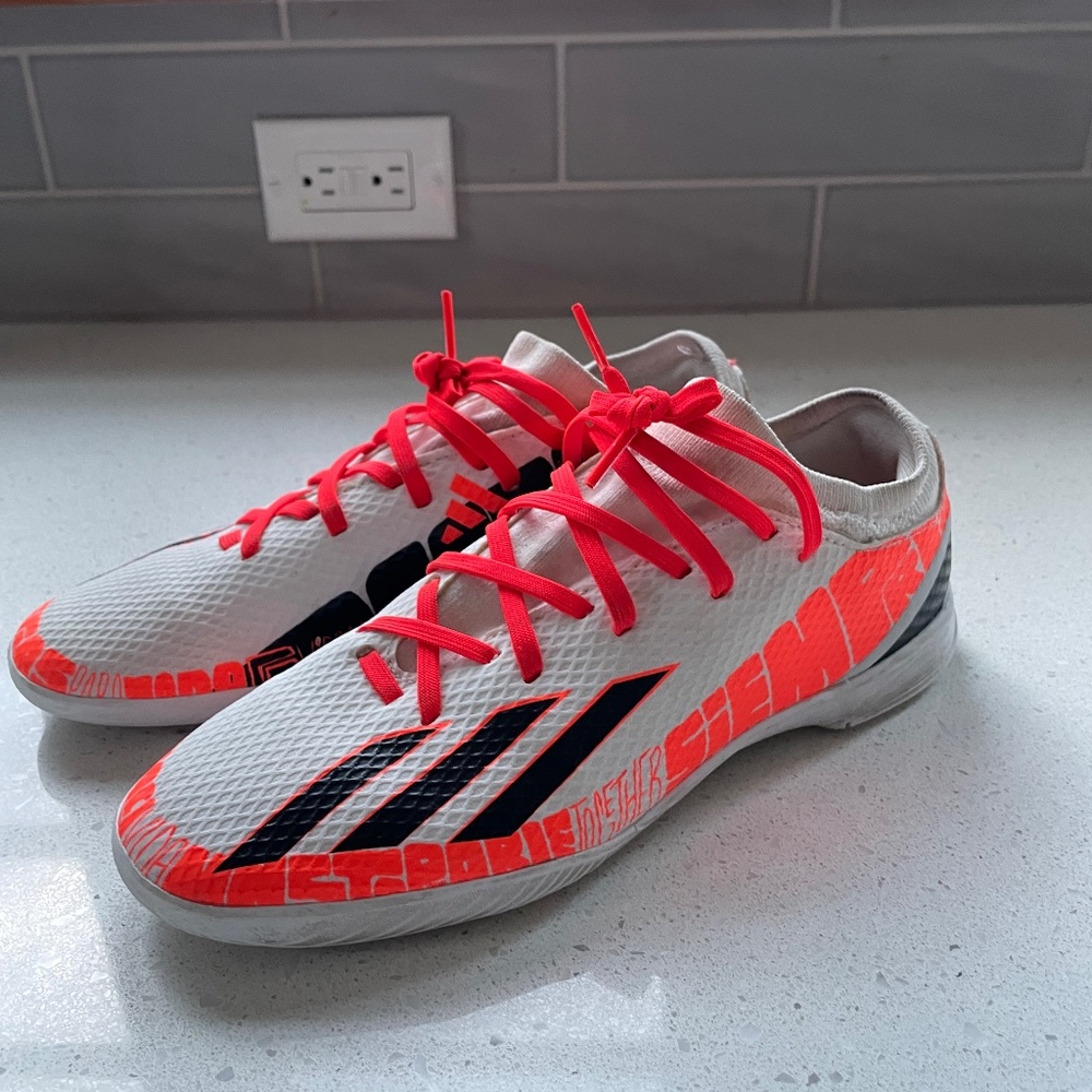 Adidas Messi indoor soccer shoe. Size 5 1/2 boys